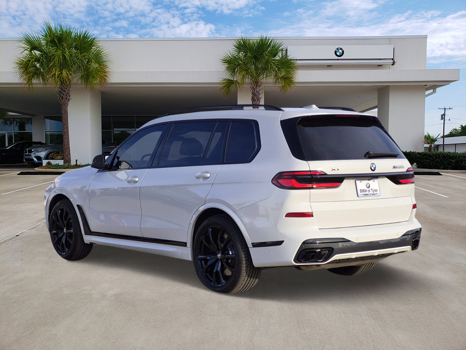 Certified 2025 BMW X7 M60i w/ Climate Comfort Package image 6