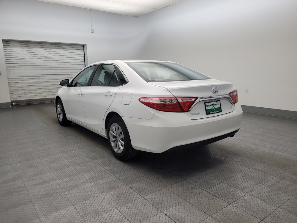 Used 2017 Toyota Camry LE image 5