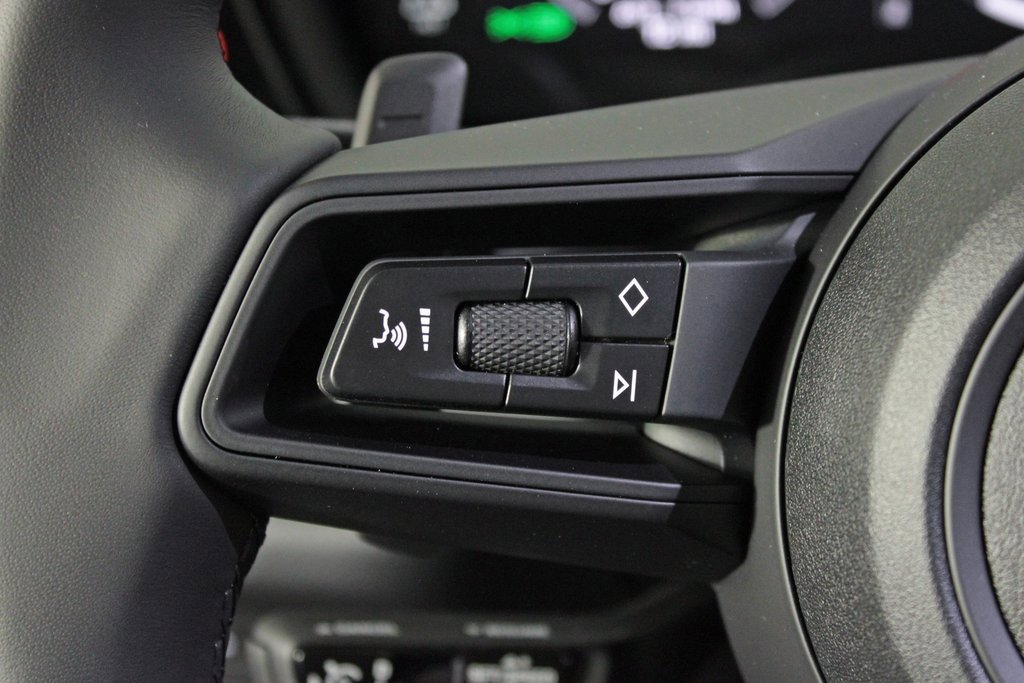 Used 2025 Porsche Cayenne image 24