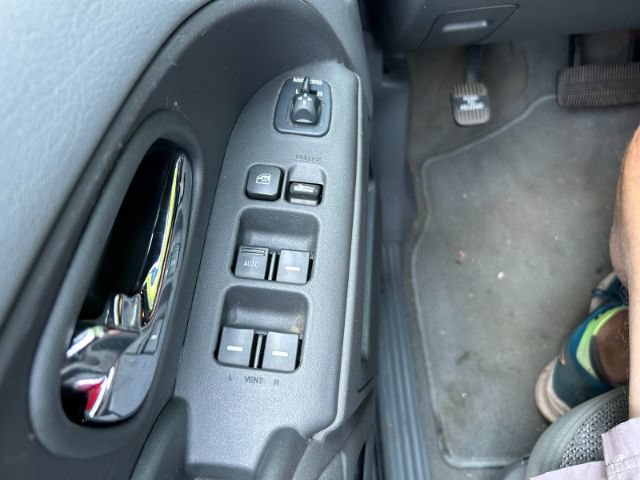 Used 2001 Nissan Quest SE FWD image 15