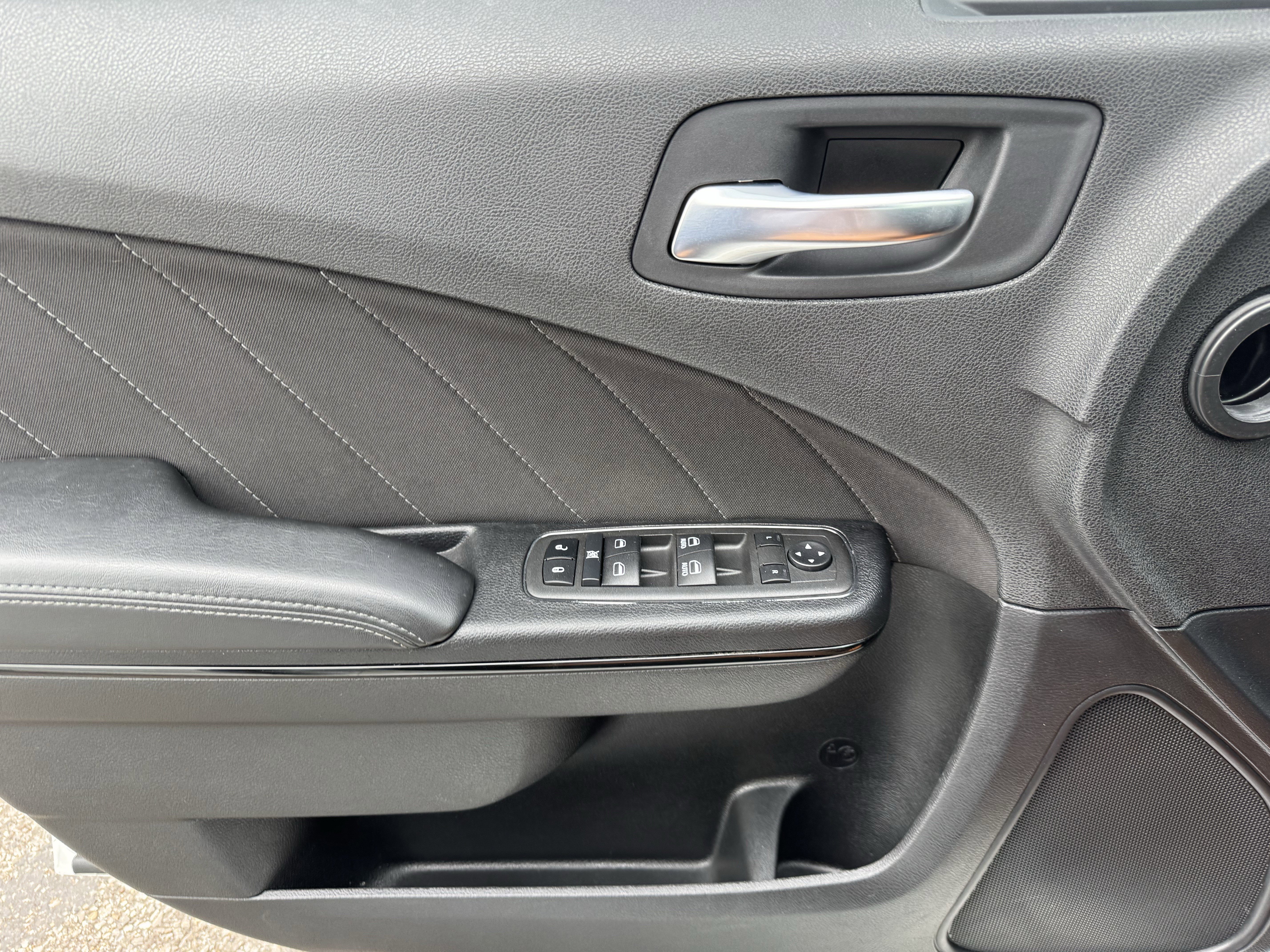 Used 2022 Dodge Charger GT w/ Blacktop Package image 9