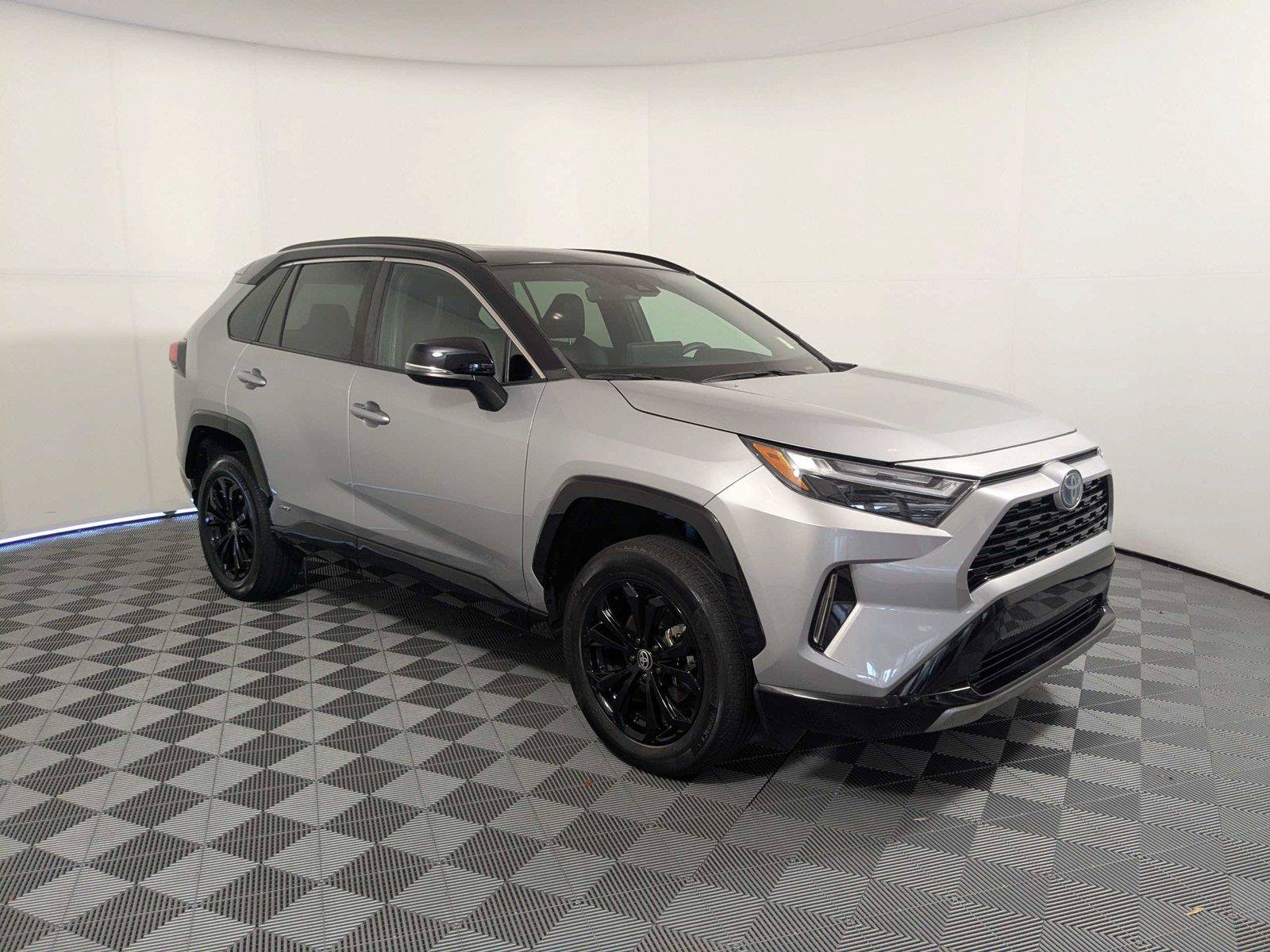 Used 2023 Toyota RAV4 XSE AWD/4WD image 4