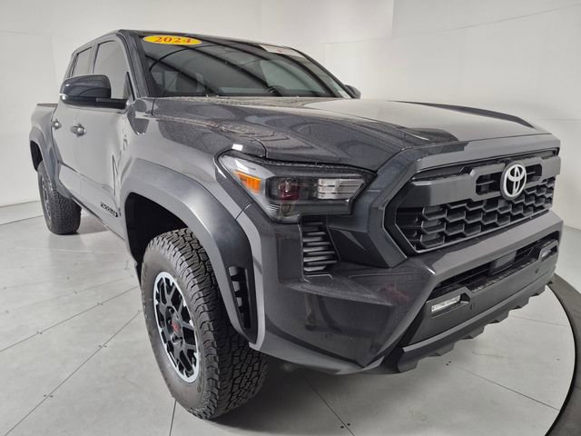 Certified 2024 Toyota Tacoma TRD Off-Road AWD/4WD image 6