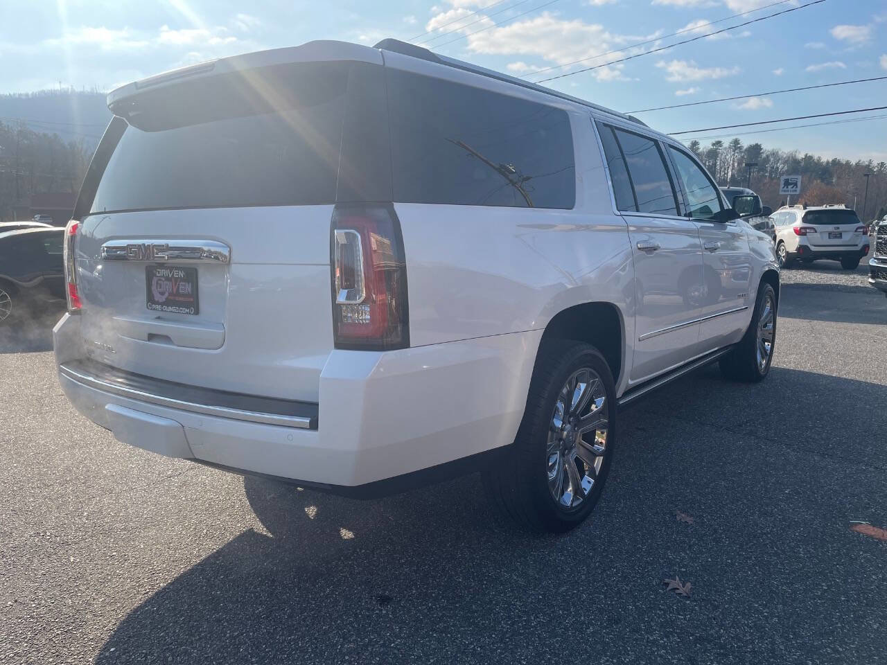 Used 2017 GMC Yukon XL Denali w/ Open Road Package image 9