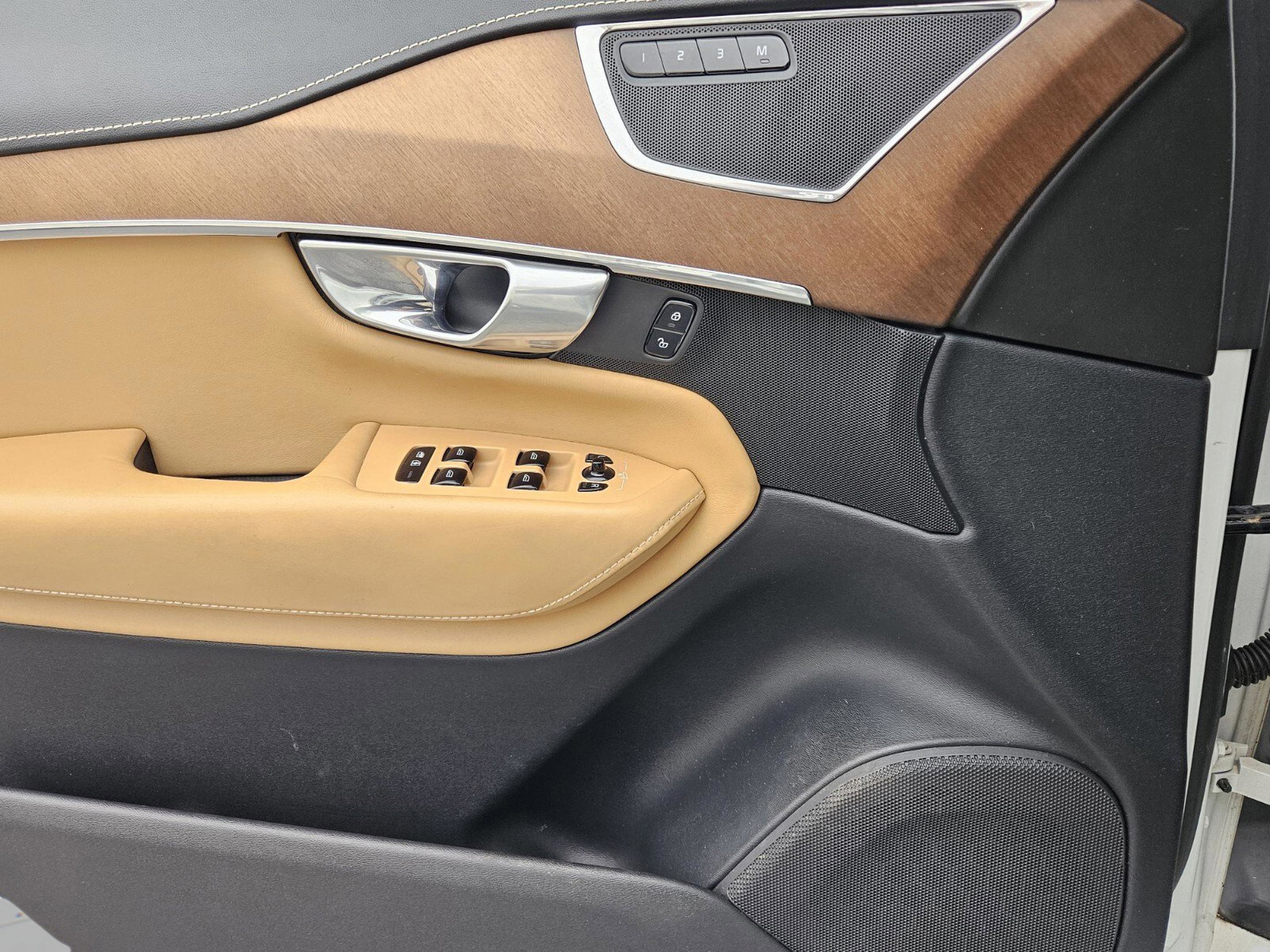 Used 2017 Volvo XC90 T6 Inscription w/ Vision Package image 25