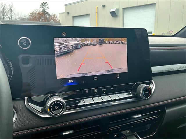 Used 2024 Chevrolet Colorado Z71 image 26