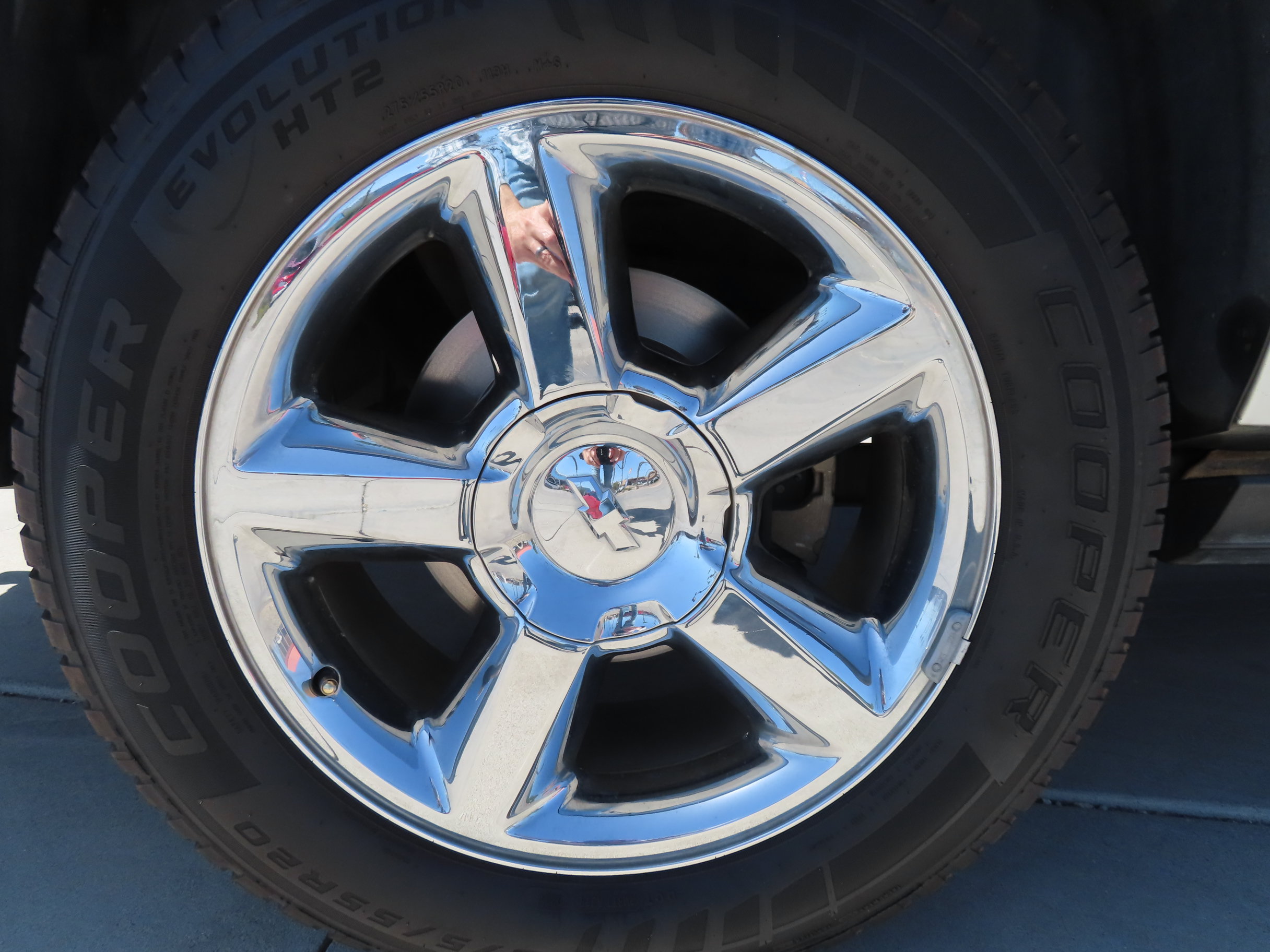 Used 2012 Chevrolet Avalanche LTZ AWD/4WD image 10