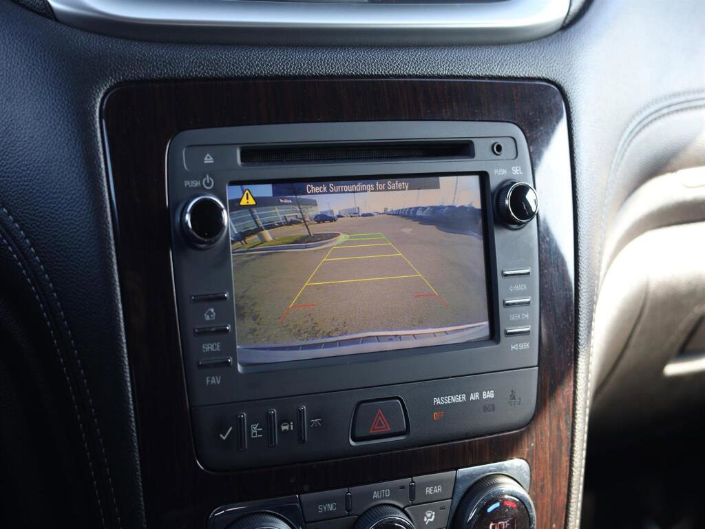 Used 2016 Chevrolet Traverse LT image 15
