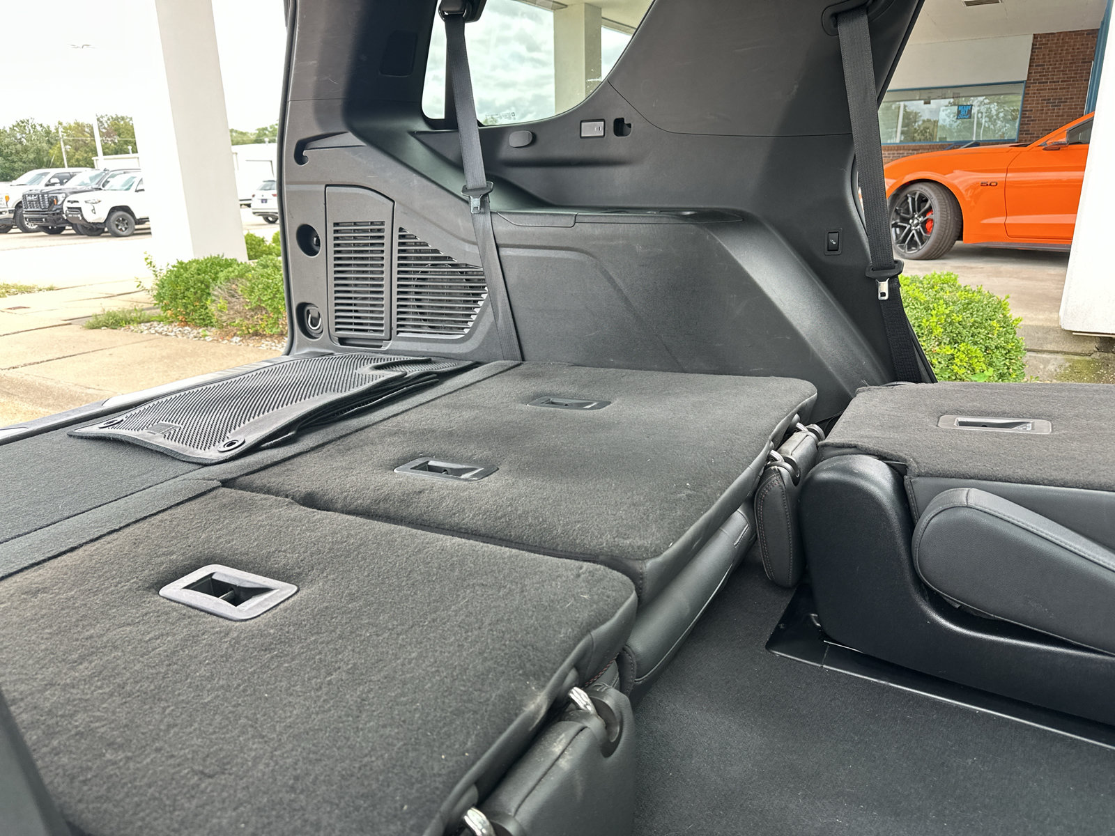 Used 2023 Chevrolet Tahoe RST w/ Luxury Package AWD/4WD image 39