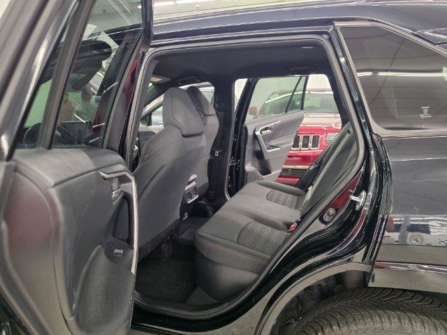 Used 2022 Toyota RAV4 SE AWD/4WD image 9