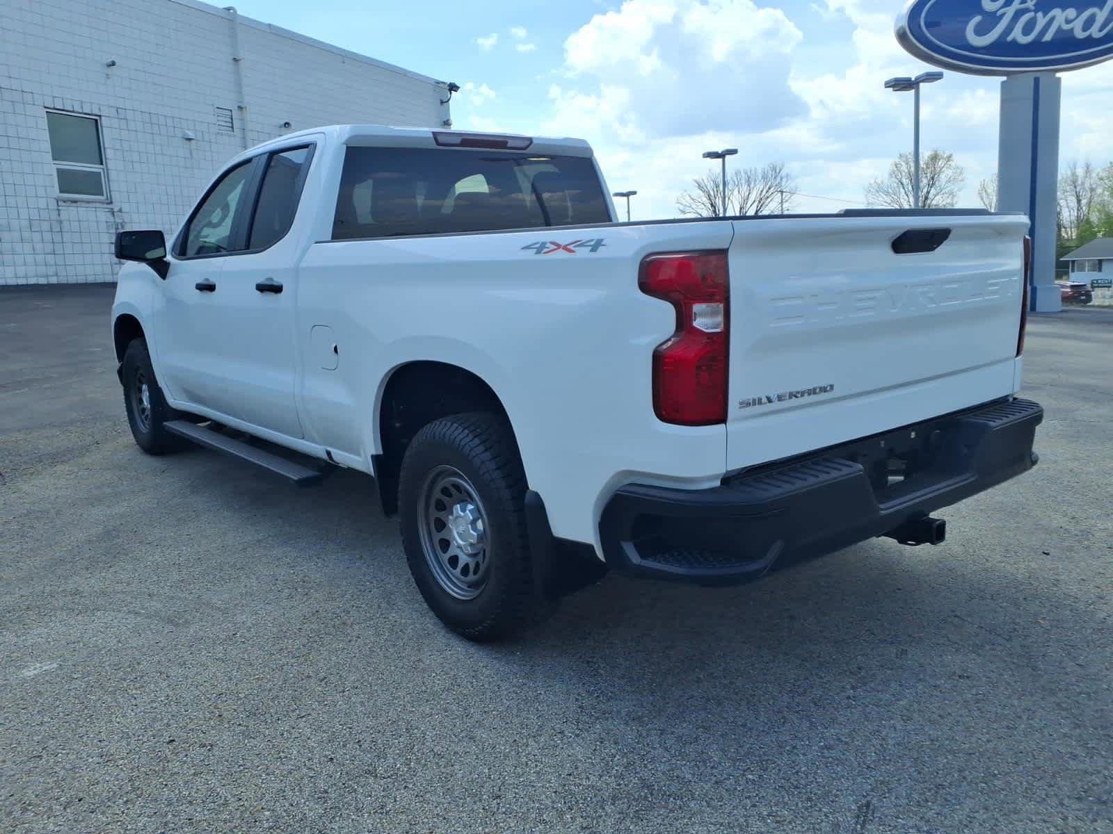 Used 2021 Chevrolet Silverado 1500 W/T w/ WT Value Package AWD/4WD image 10