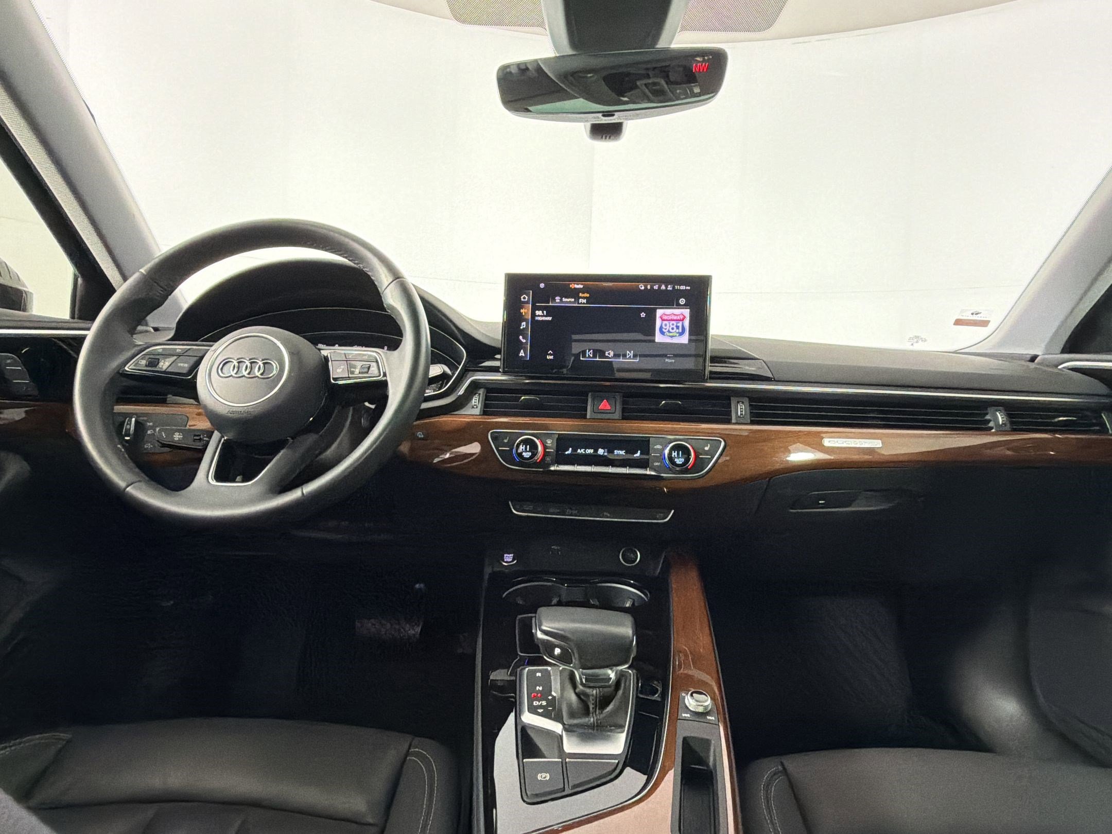 Used 2023 Audi A4 2.0T Premium w/ Convenience Package image 17