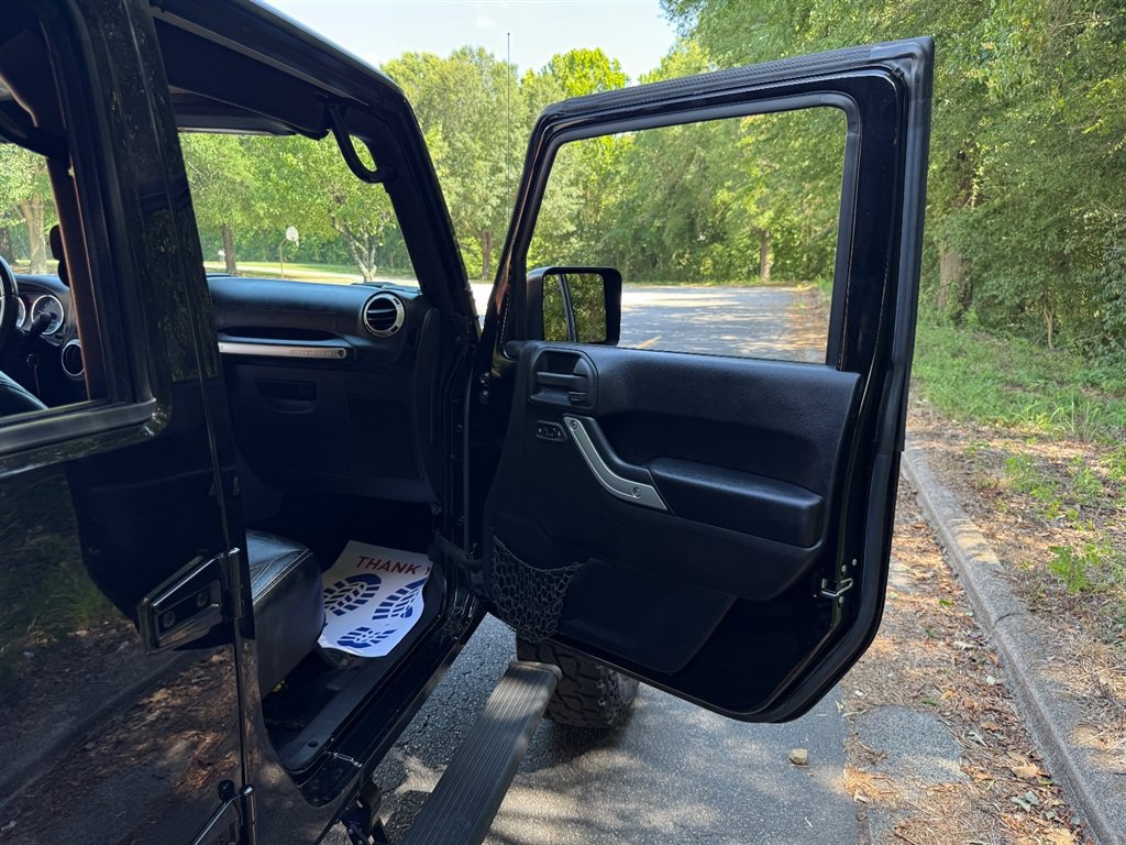 Used 2015 Jeep Wrangler Unlimited Rubicon w/ Dual Top Group AWD/4WD image 52