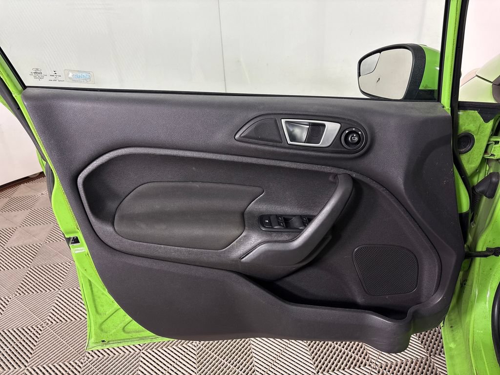 Used 2015 Ford Fiesta SE w/ Equipment Group 201A FWD image 16