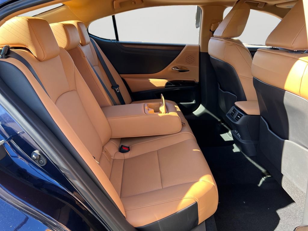 New 2025 Lexus ES 350 w/ Premium Package image 6