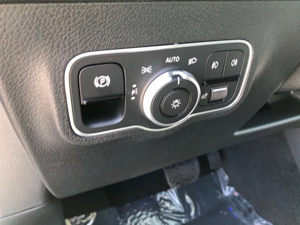 New 2026 Mercedes-Benz GLB 250 4MATIC image 7