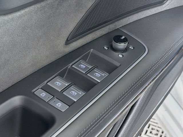 Used 2023 Audi A8 L 3.0T AWD/4WD image 24