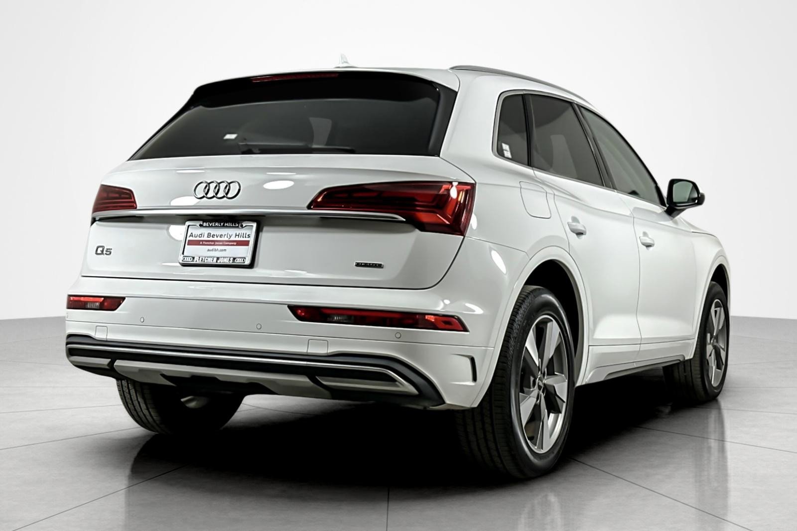 Used 2023 Audi Q5 2.0T Premium w/ Convenience Package image 5