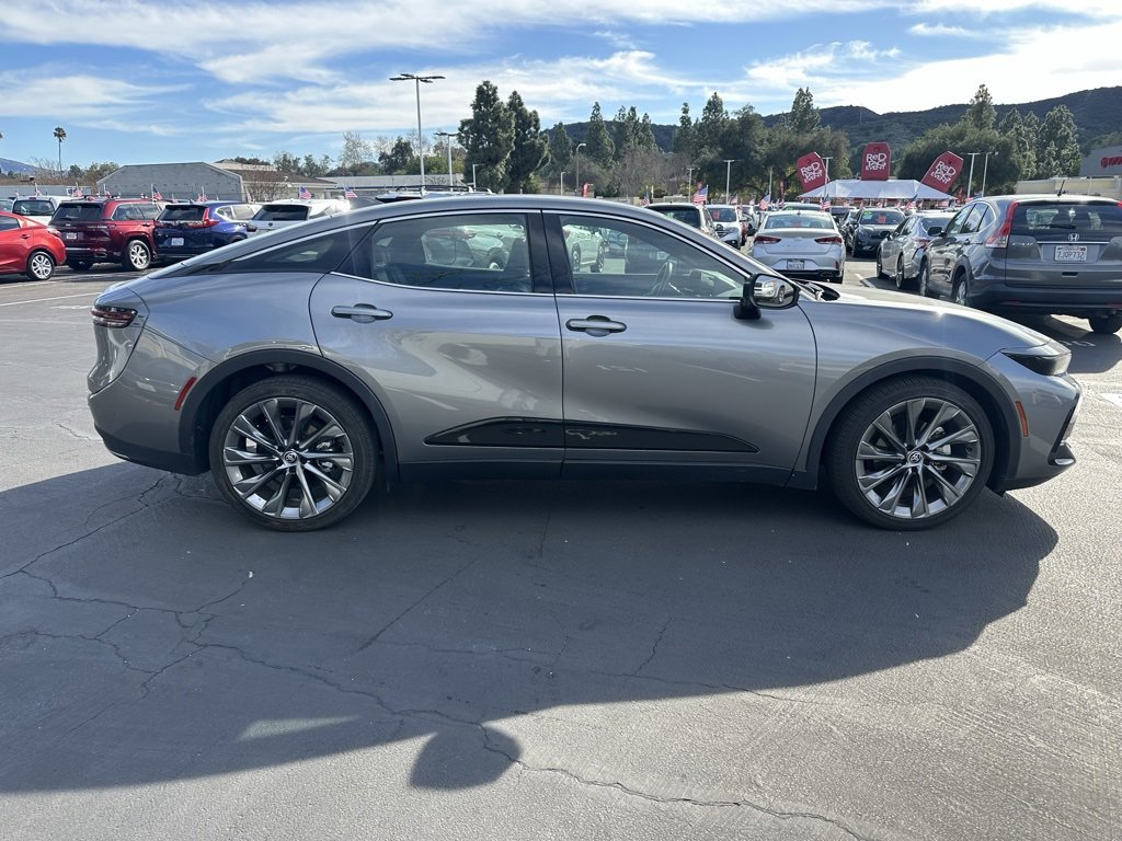 Used 2023 Toyota Crown image 4