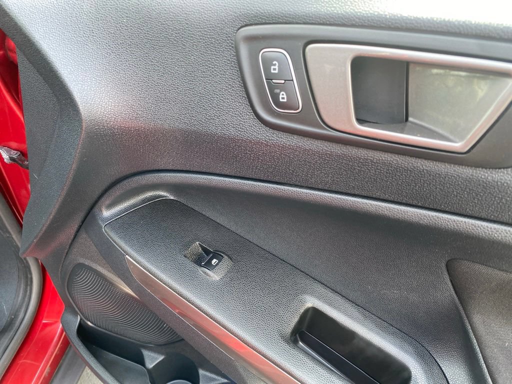 Used 2020 Ford EcoSport SE FWD image 34