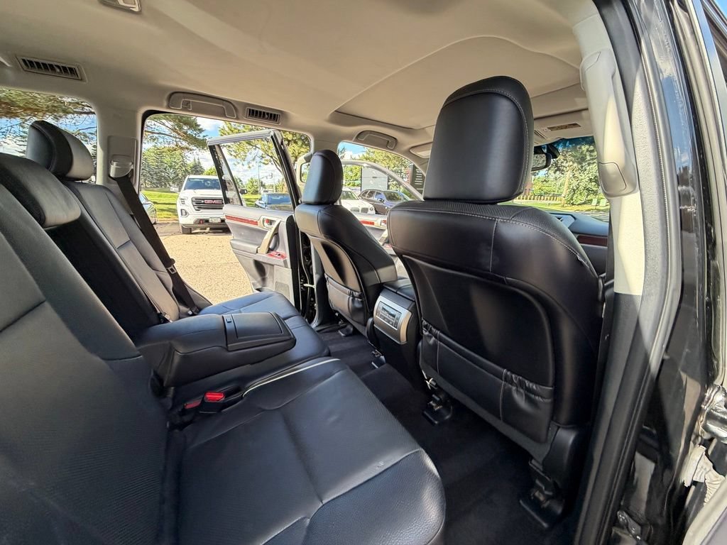 Used 2016 Lexus GX 460 w/ Premium Package AWD/4WD image 24
