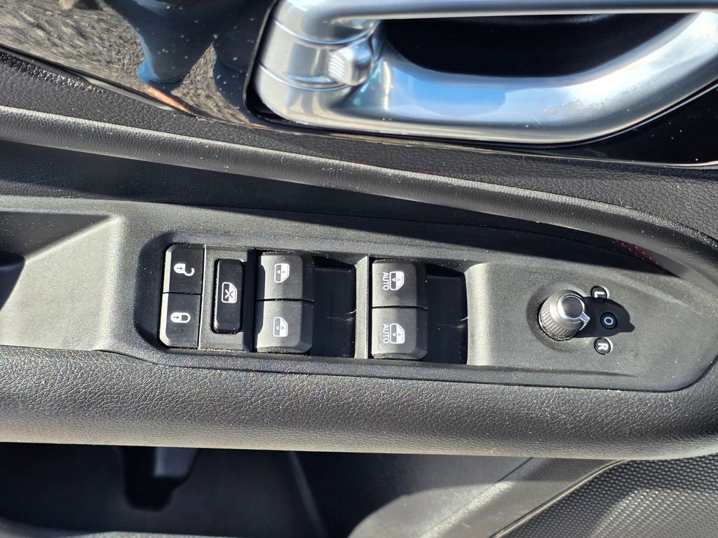 Used 2025 Jeep Compass Trailhawk image 13