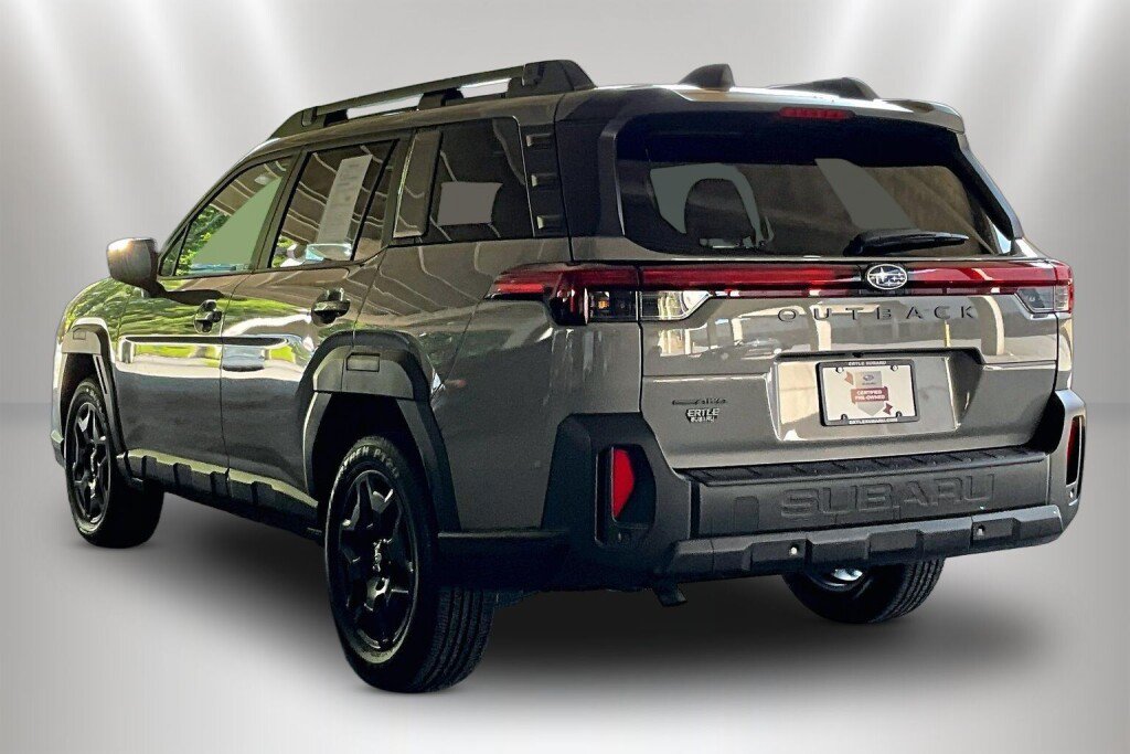 Certified 2026 Subaru Outback Limited AWD/4WD image 4