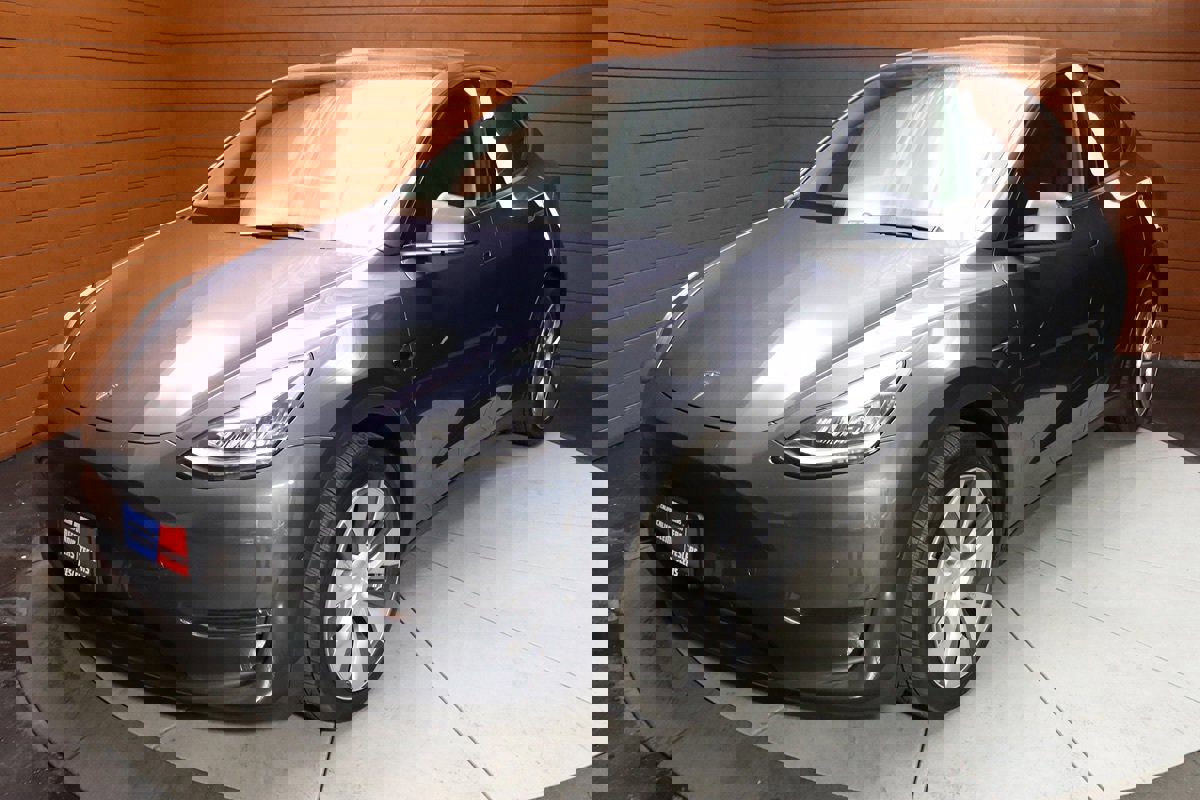 Used 2023 Tesla Model Y Long Range image 5