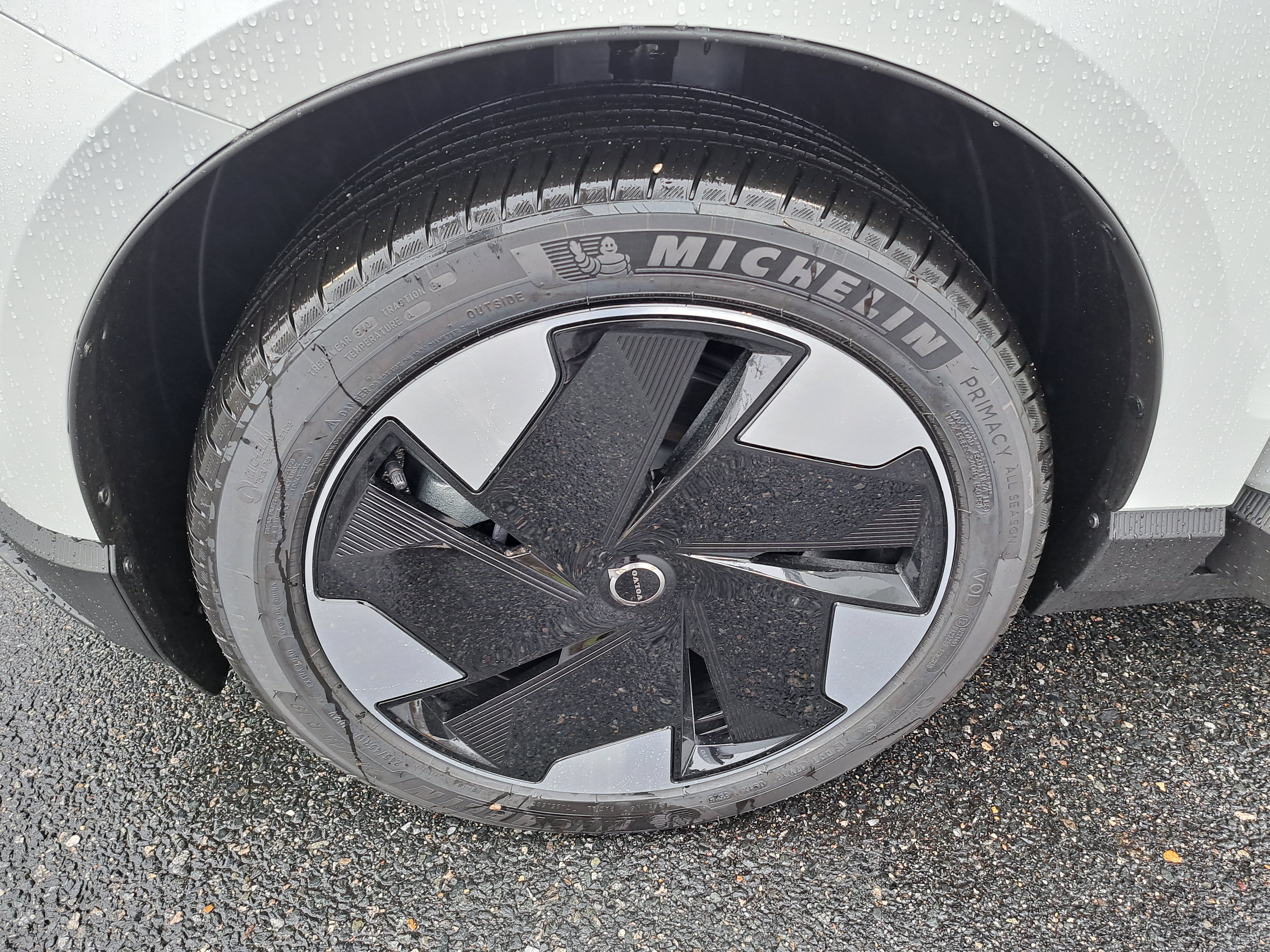 New 2026 Volvo EX30 Plus w/ Climate Package RWD image 10
