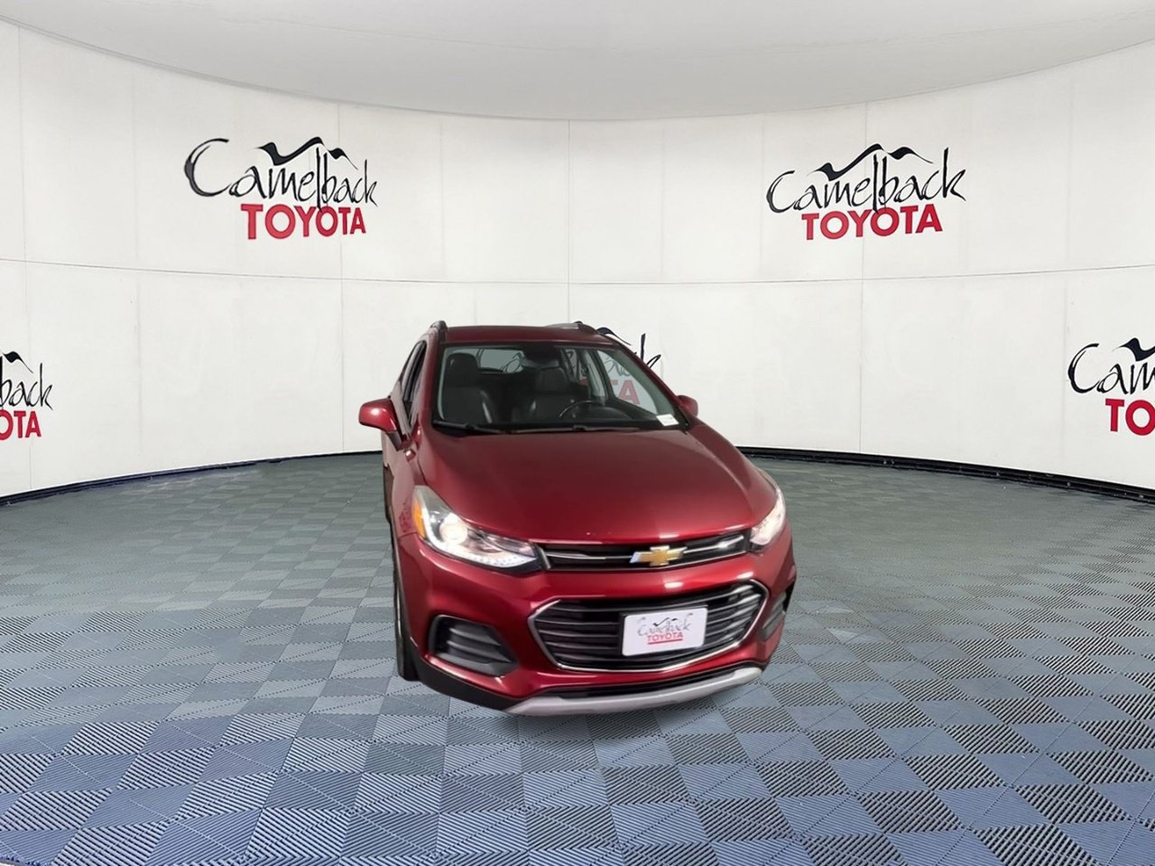 Used 2021 Chevrolet Trax LT w/ LT Convenience Package FWD image 4