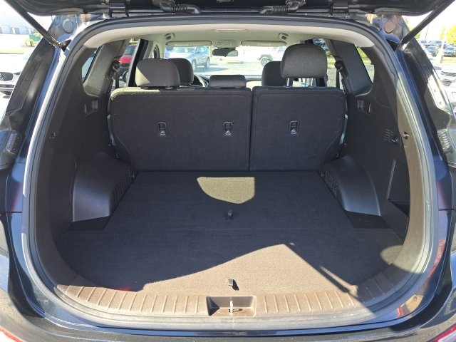 Used 2020 Hyundai Santa Fe SE image 10