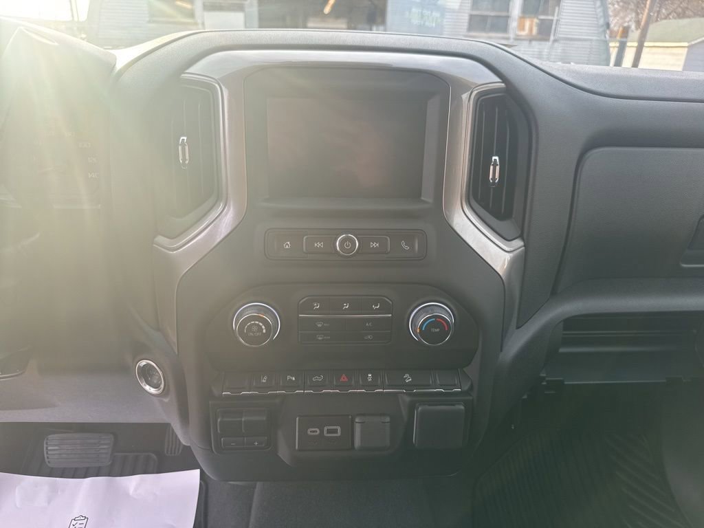 Used 2025 Chevrolet Silverado 2500 Custom w/ Custom Value Package image 14