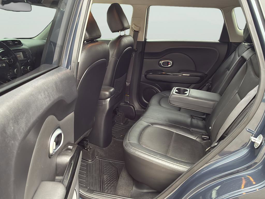 Used 2016 Kia Soul ! FWD image 16