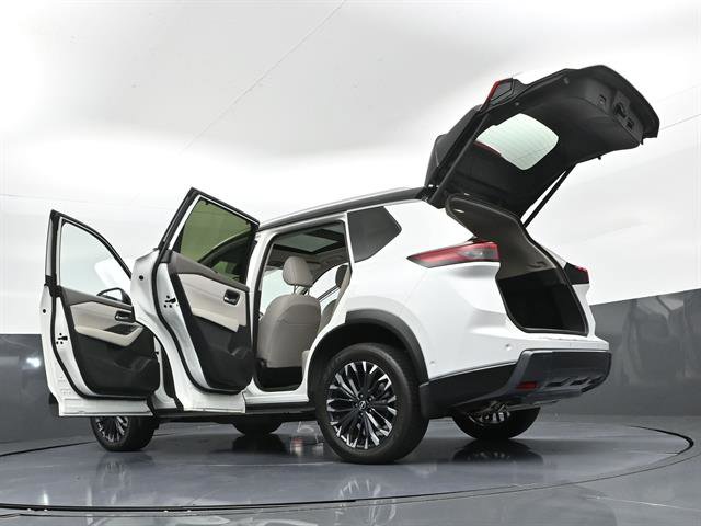 Used 2025 Nissan Rogue SL w/ Tech Package AWD/4WD image 50