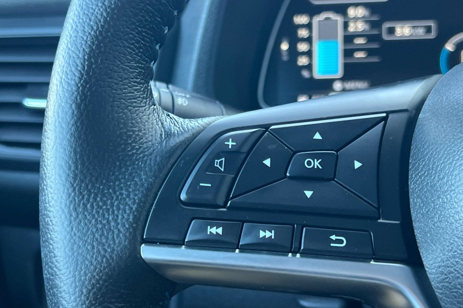 Certified 2024 Nissan Leaf SV Plus FWD image 28