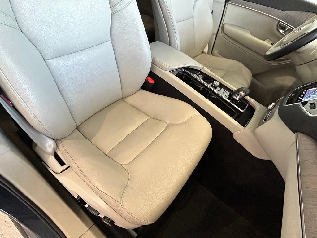 Used 2023 Volvo XC90 B6 Plus w/ Protection Package AWD/4WD image 48