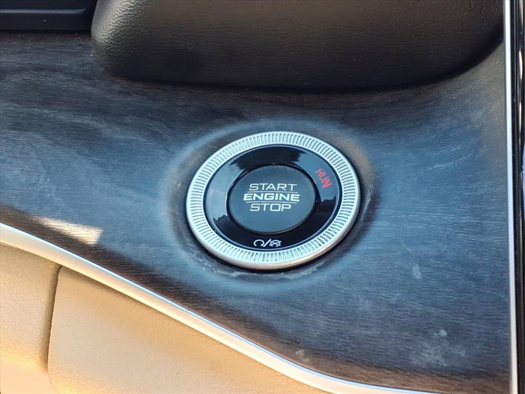 Used 2023 Jeep Grand Cherokee Limited AWD/4WD image 11