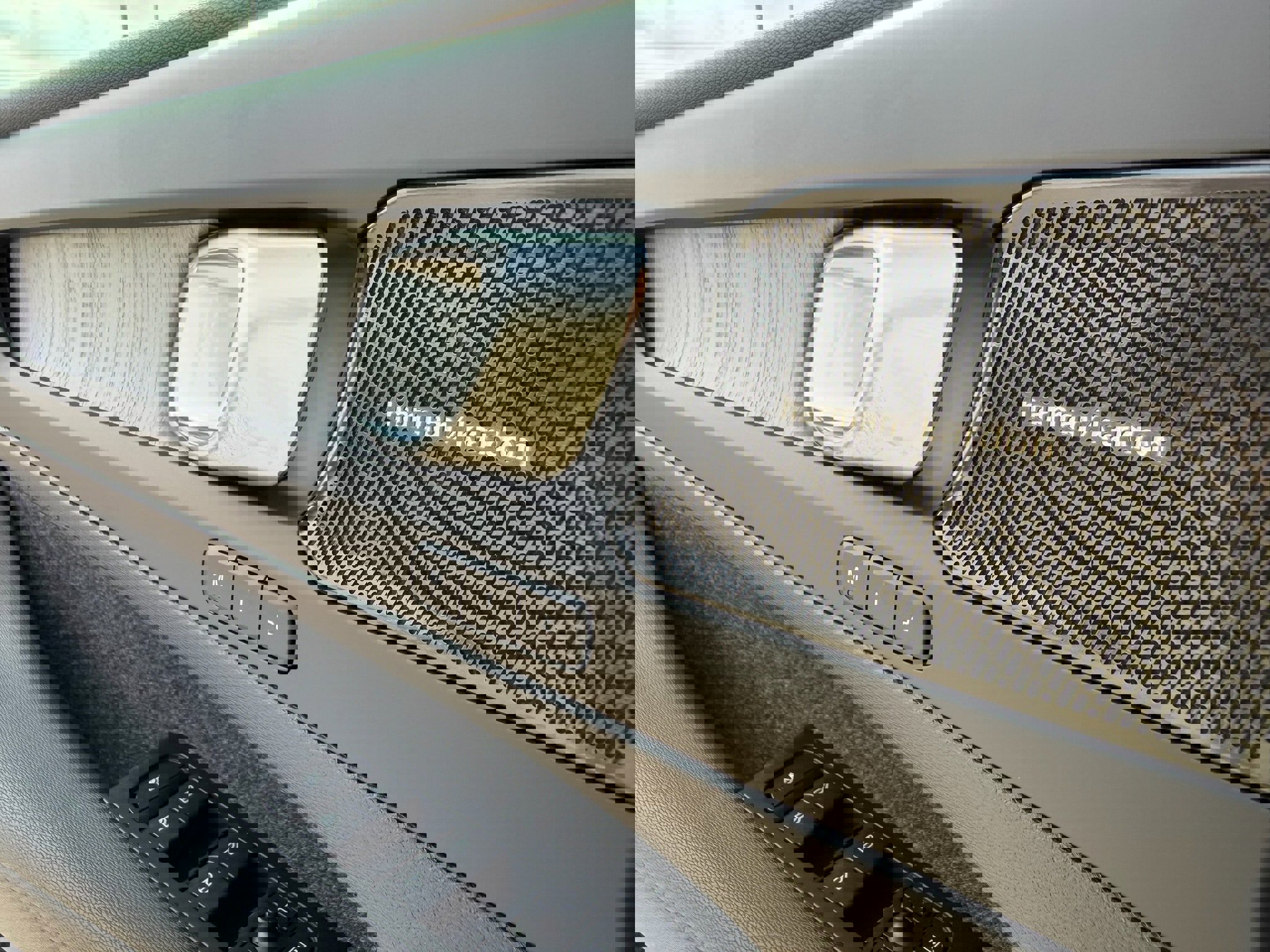 New 2026 Volvo XC40 B5 Plus w/ Climate Package image 18