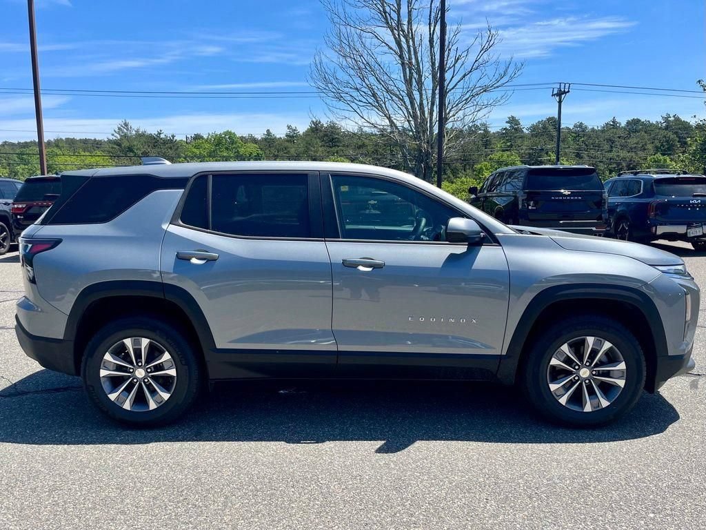 New 2026 Chevrolet Equinox LT w/ Convenience Package II AWD/4WD image 7