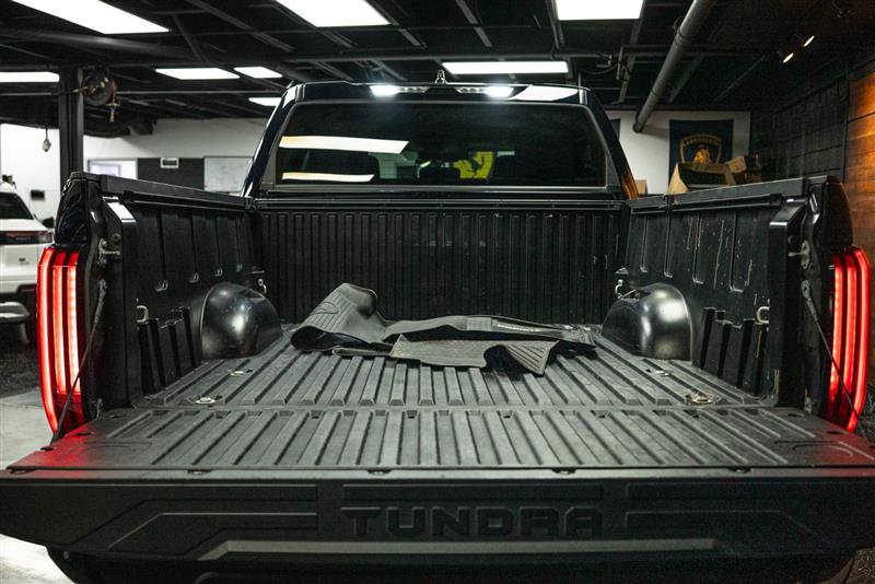 Used 2022 Toyota Tundra SR5 w/ SR5 Convenience Package image 7