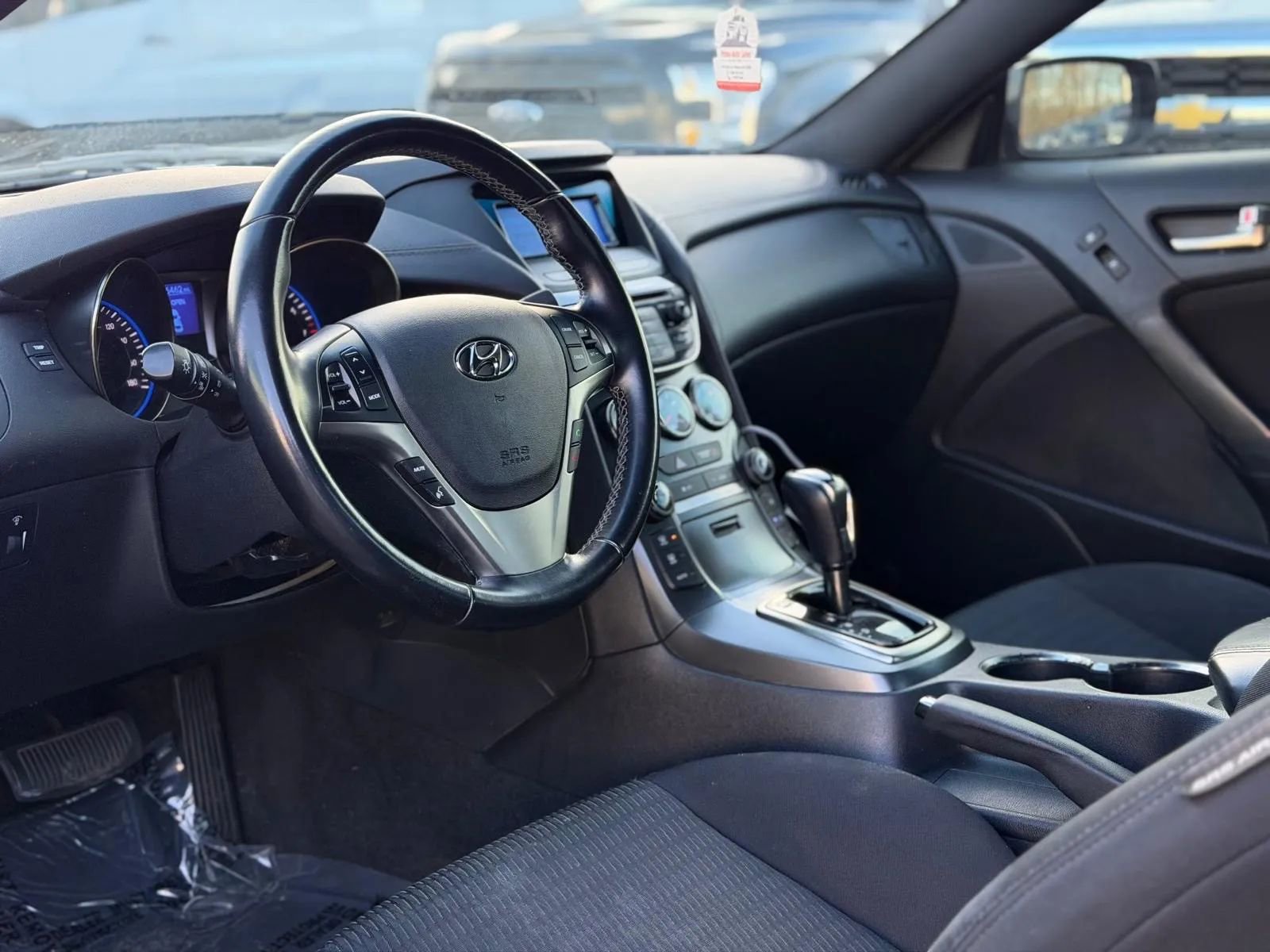 Used 2015 Hyundai Genesis 3.8 image 10