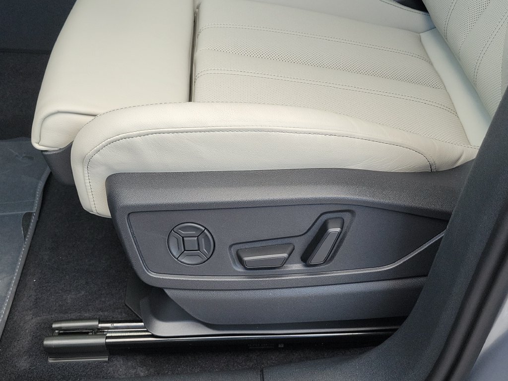 Used 2026 Audi Q5 Prestige w/ 20" Wheel Package AWD/4WD image 23