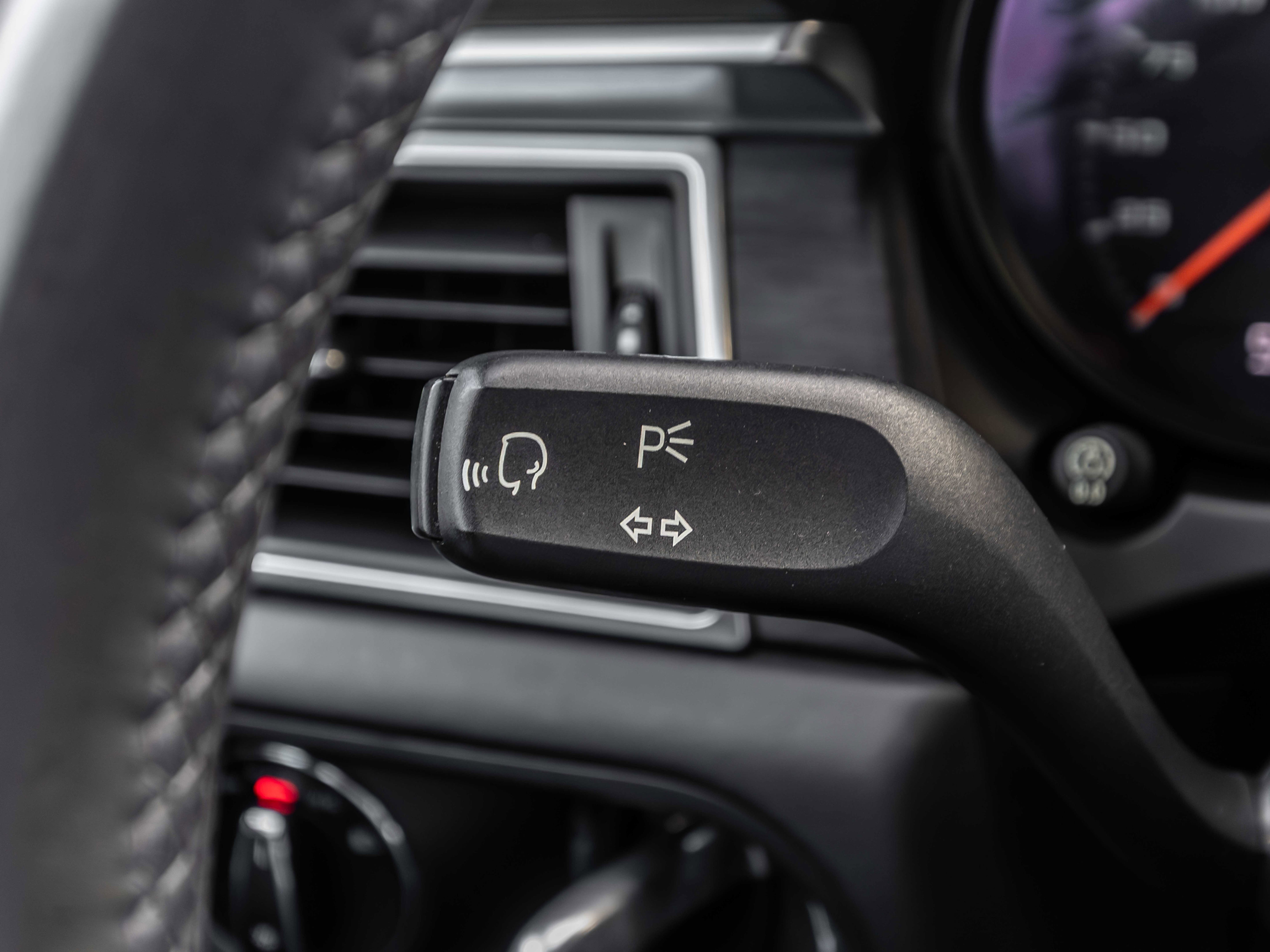 Used 2017 Porsche Macan GTS AWD/4WD image 72