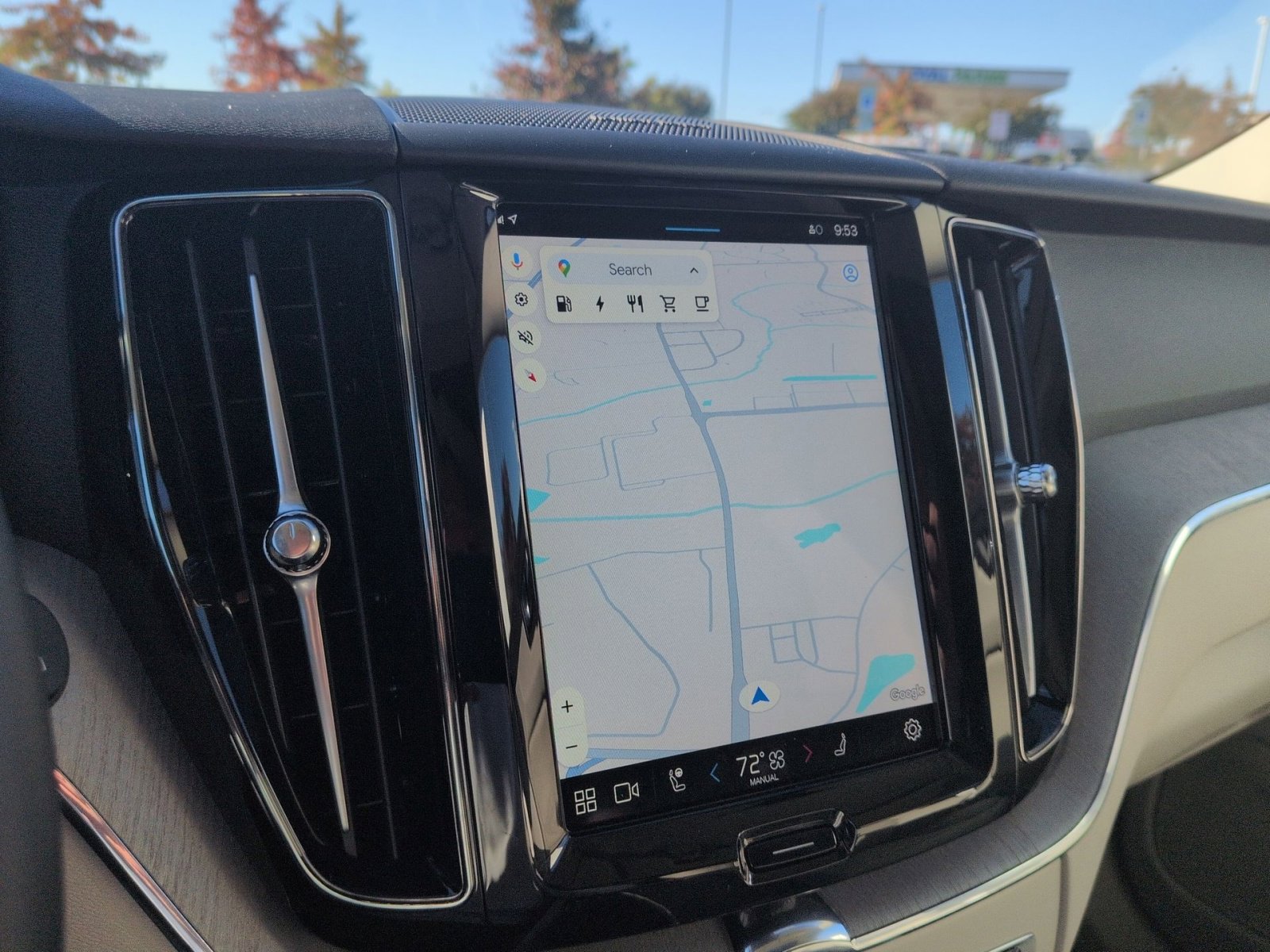 New 2025 Volvo XC60 T8 Plus w/ Protection Package Premier image 20