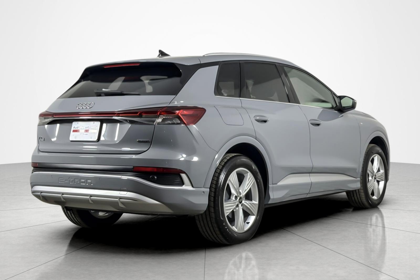 Used 2023 Audi Q4 e-tron Prestige AWD/4WD image 5