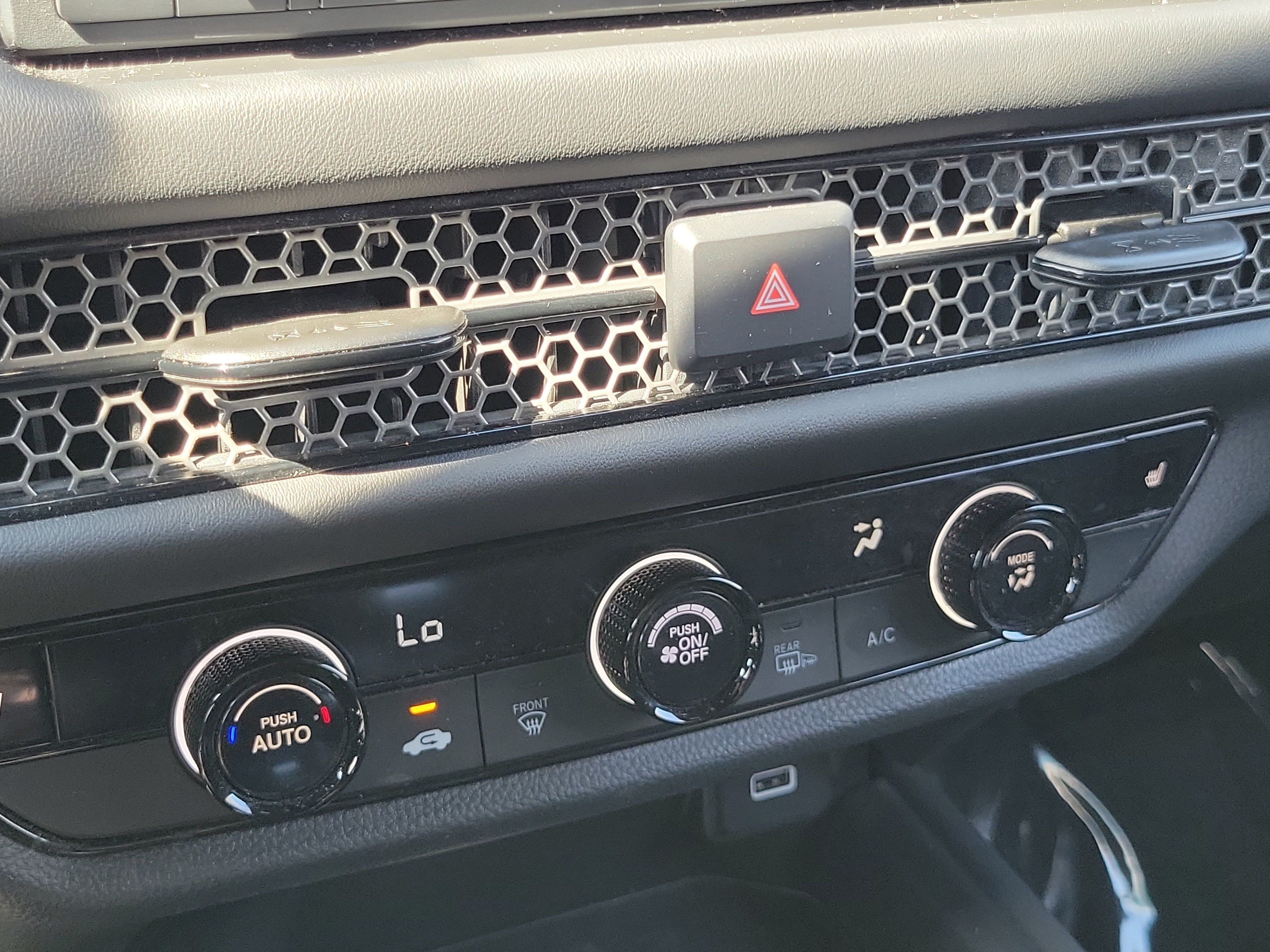 Certified 2025 Honda HR-V Sport image 26