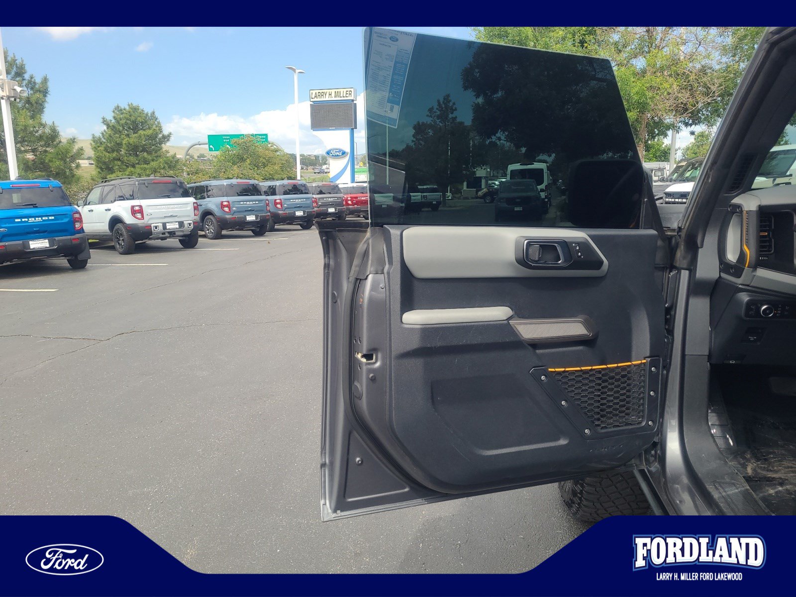 Used 2023 Ford Bronco Badlands w/ Sasquatch Package AWD/4WD image 13