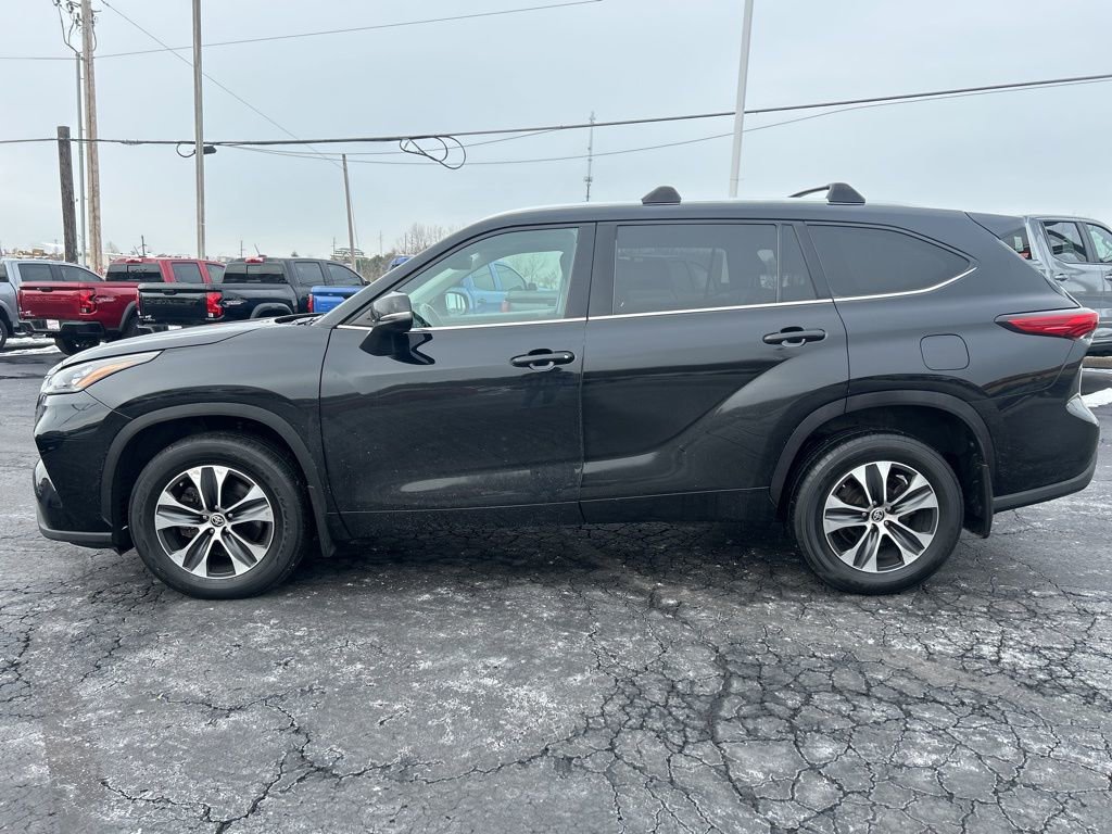 Used 2020 Toyota Highlander XLE image 9