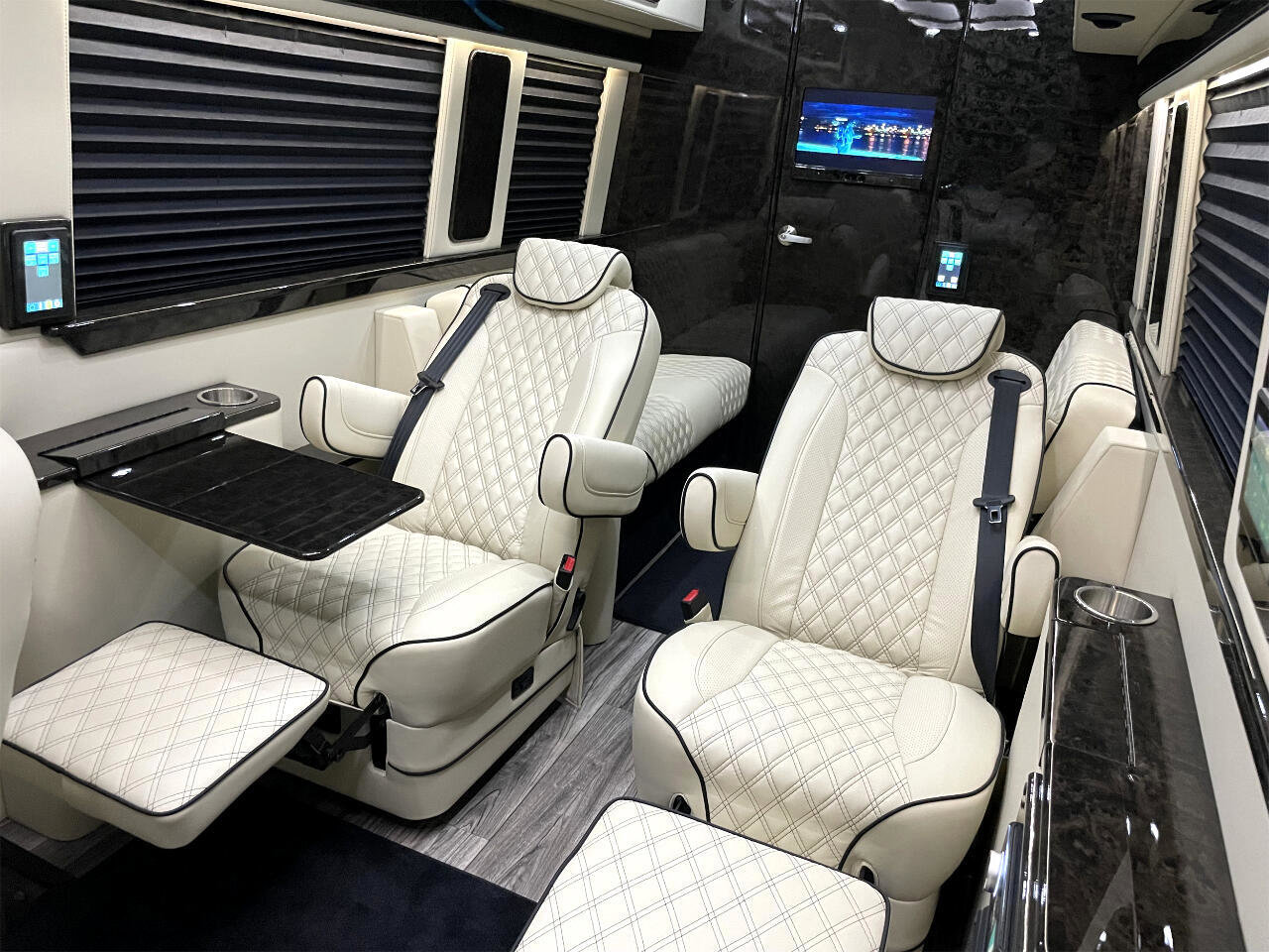 Used 2024 Mercedes-Benz Sprinter 3500 image 3