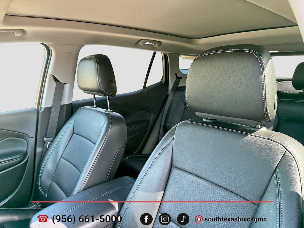 Used 2024 GMC Terrain SLT AWD/4WD image 12